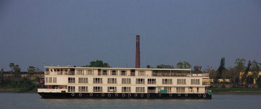 Cruise ship on the Ganges
